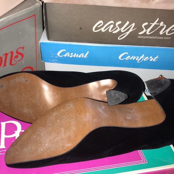 Premiere Collection Suede Shoes - Picture 11 of 15